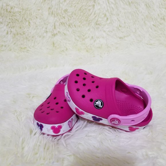 minnie mouse light up crocs